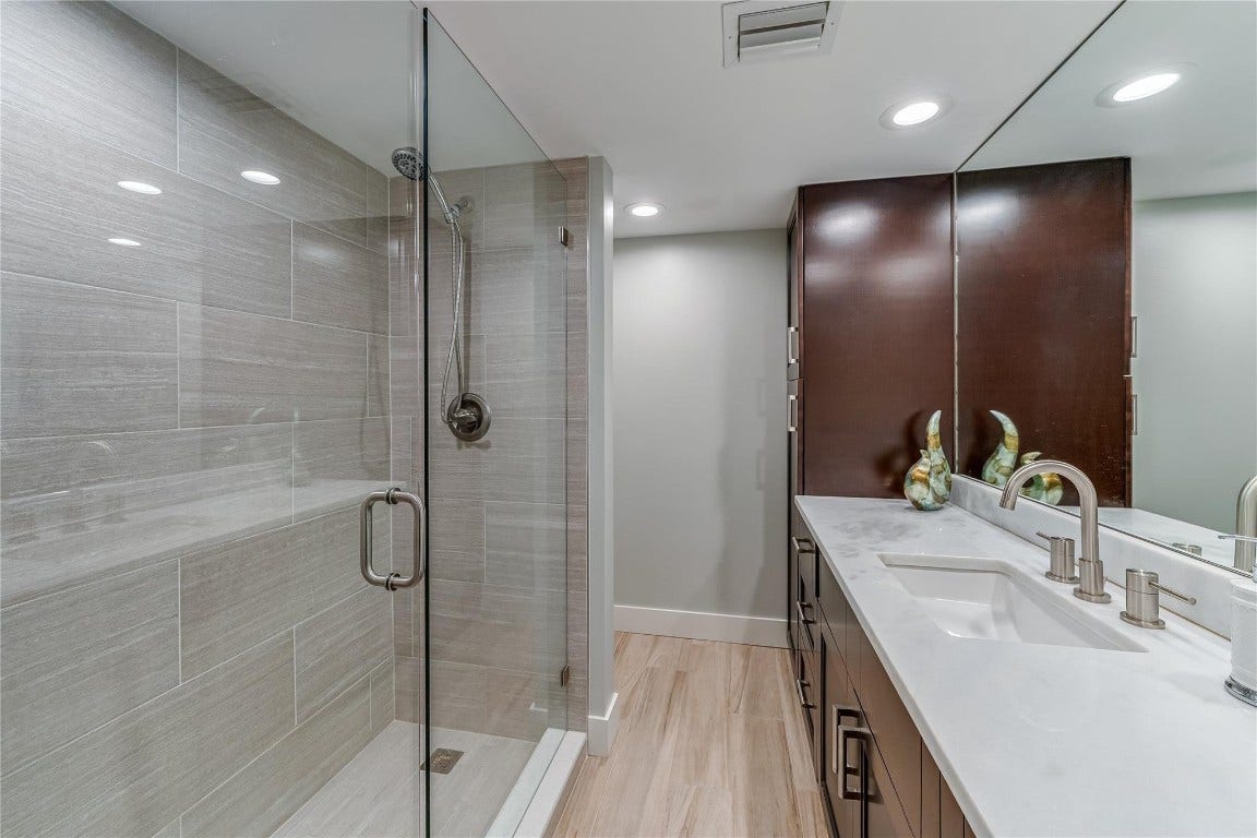 2200 NE 33rd Avenue, #8G, Fort Lauderdale, FL 33305 2200 NE 33rd Avenue, #8G, Fort Lauderdale, FL 33305