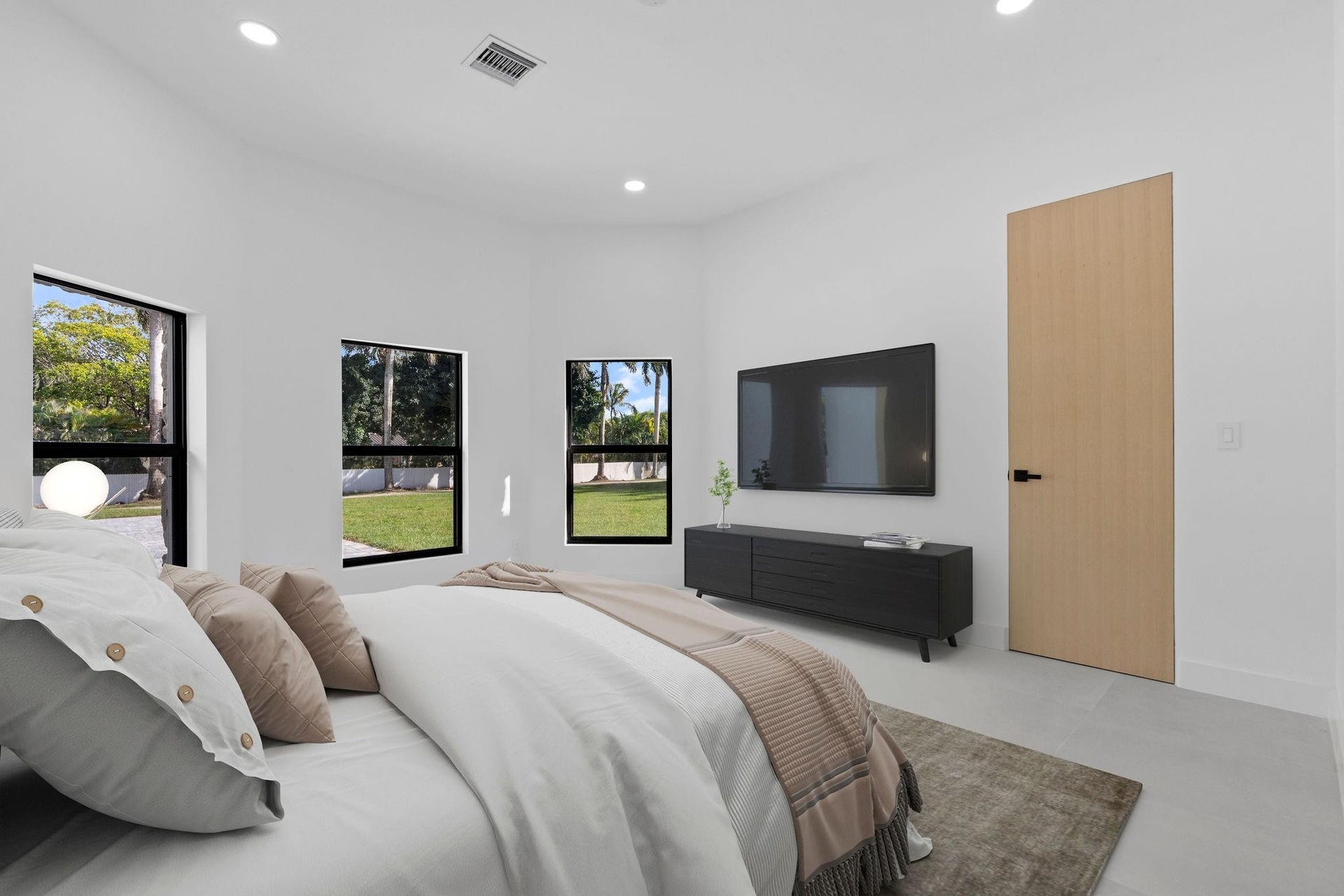 6451 Rodeo Drive, Southwest Ranches, FL 33330 VIRTUALLY STAGED