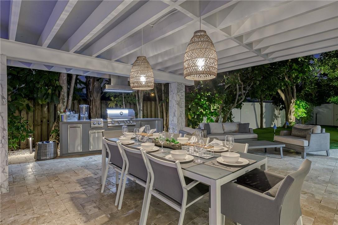 1800 SE Admirals Way, Fort Lauderdale, Fort Lauderdale, FL 33316 Outdoor Kitchen and Dining....