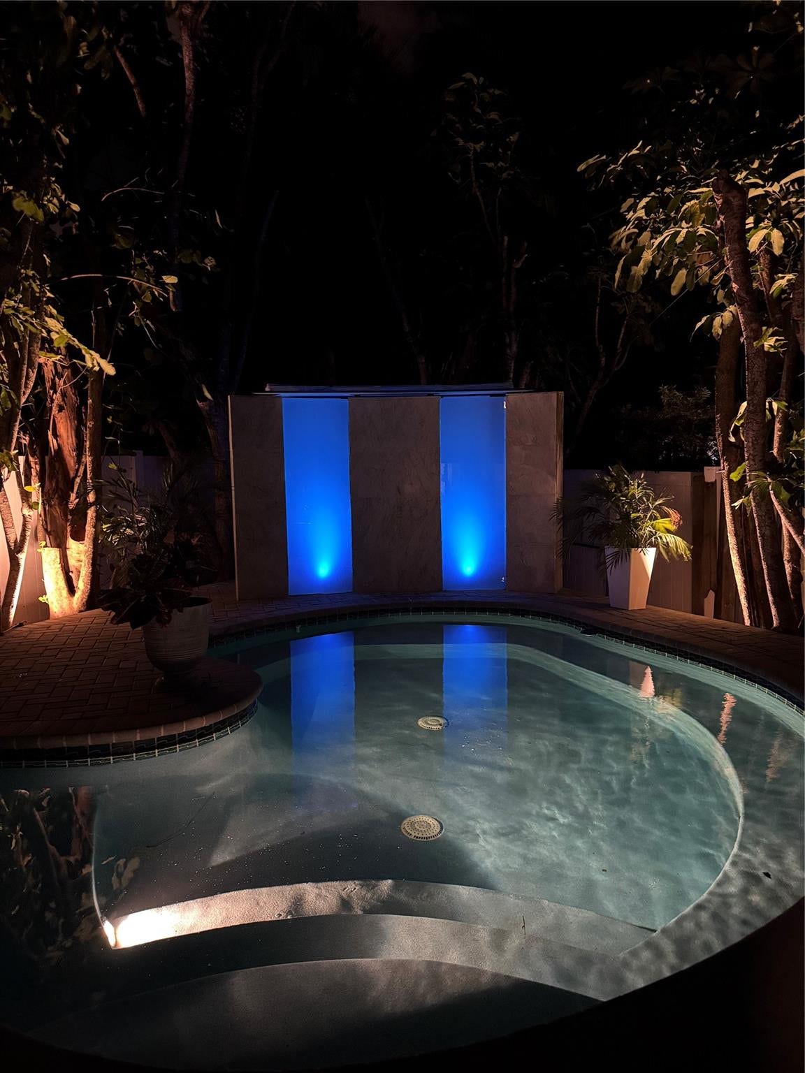 1800 SE Admirals Way, Fort Lauderdale, Fort Lauderdale, FL 33316 Mood lighting at the Hot Tub!