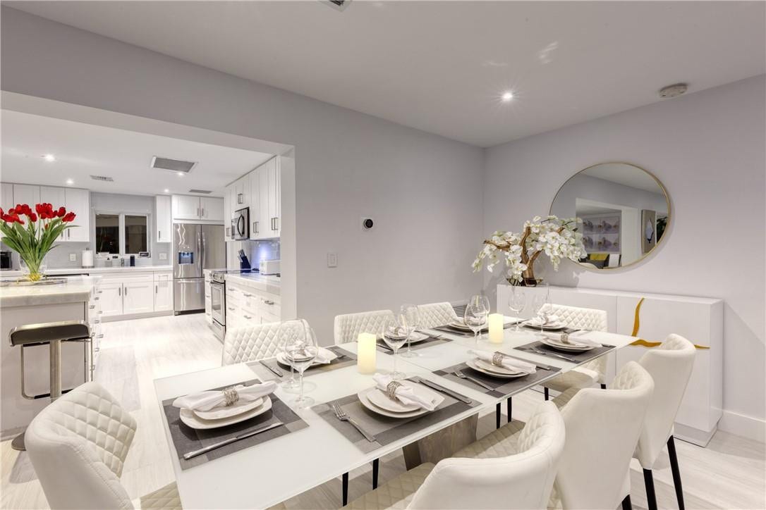 1800 SE Admirals Way, Fort Lauderdale, Fort Lauderdale, FL 33316 Comfy dining....
