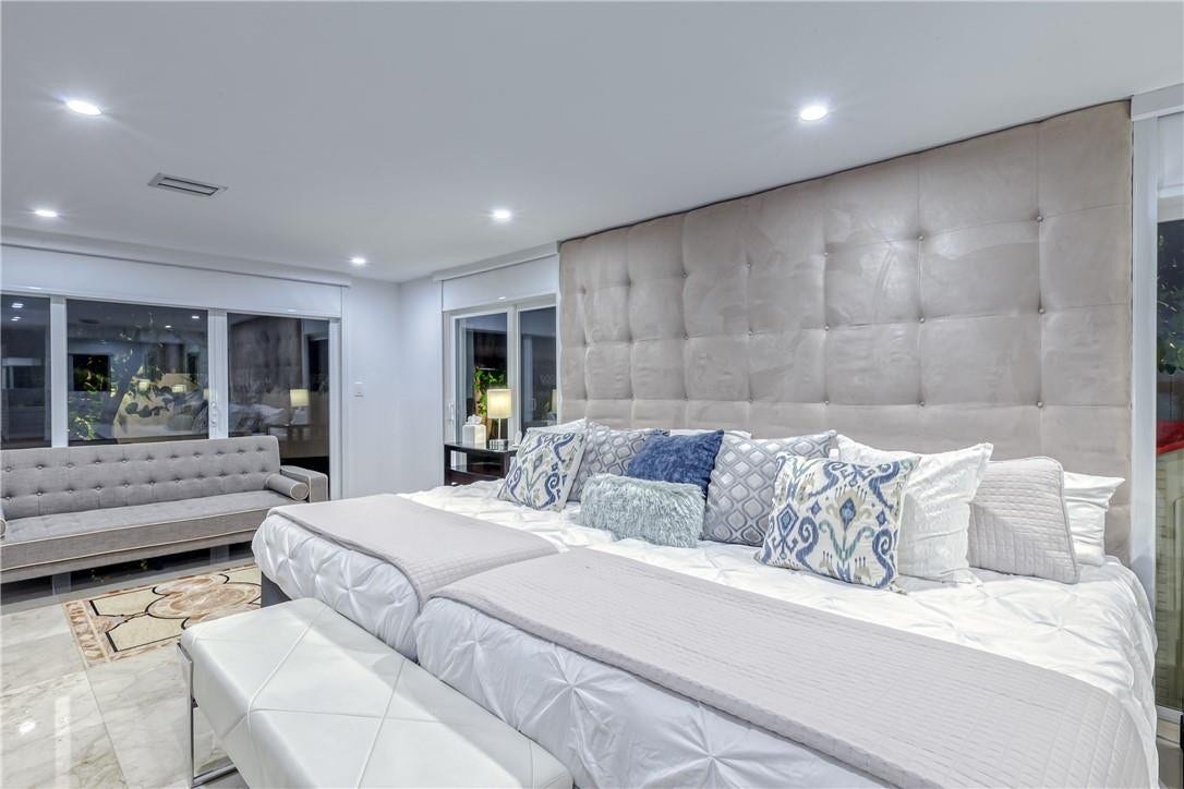 1800 SE Admirals Way, Fort Lauderdale, Fort Lauderdale, FL 33316 Primary Suite!!