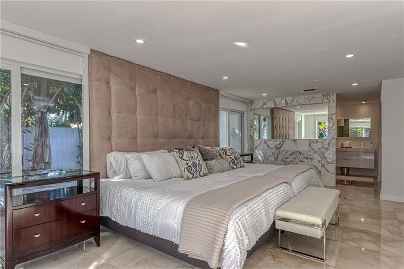 1800 SE Admirals Way, Fort Lauderdale, Fort Lauderdale, FL 33316 Large Primary Bedroom