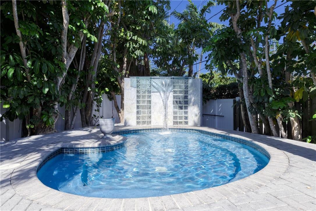 1800 SE Admirals Way, Fort Lauderdale, Fort Lauderdale, FL 33316 Hot Tub or Kiddie Pool!