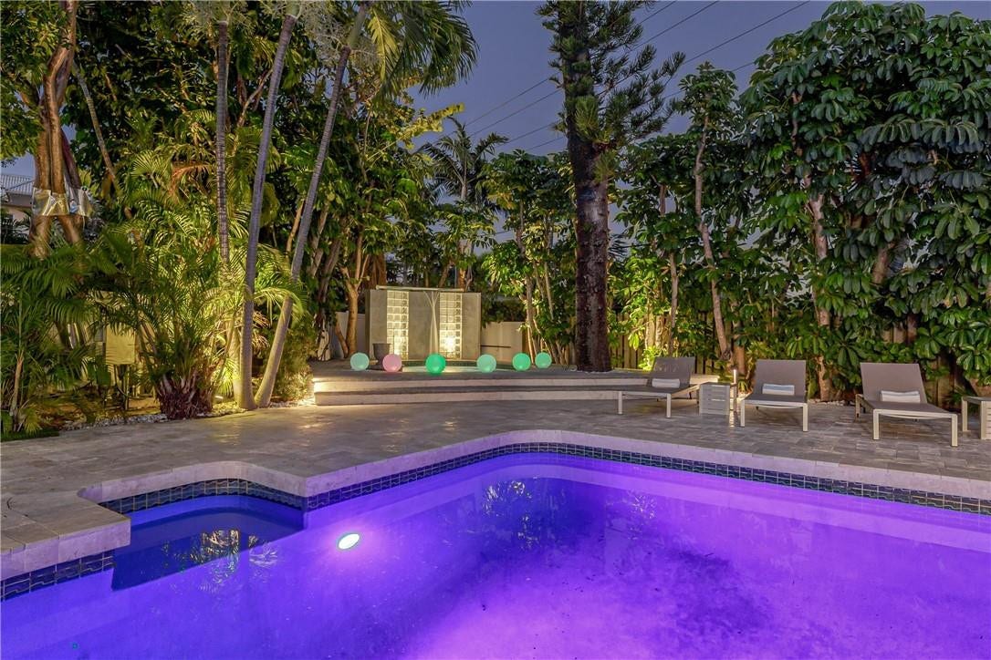 1800 SE Admirals Way, Fort Lauderdale, Fort Lauderdale, FL 33316 Changing Colors in the big pool.... Waterfall in the hot tub!
