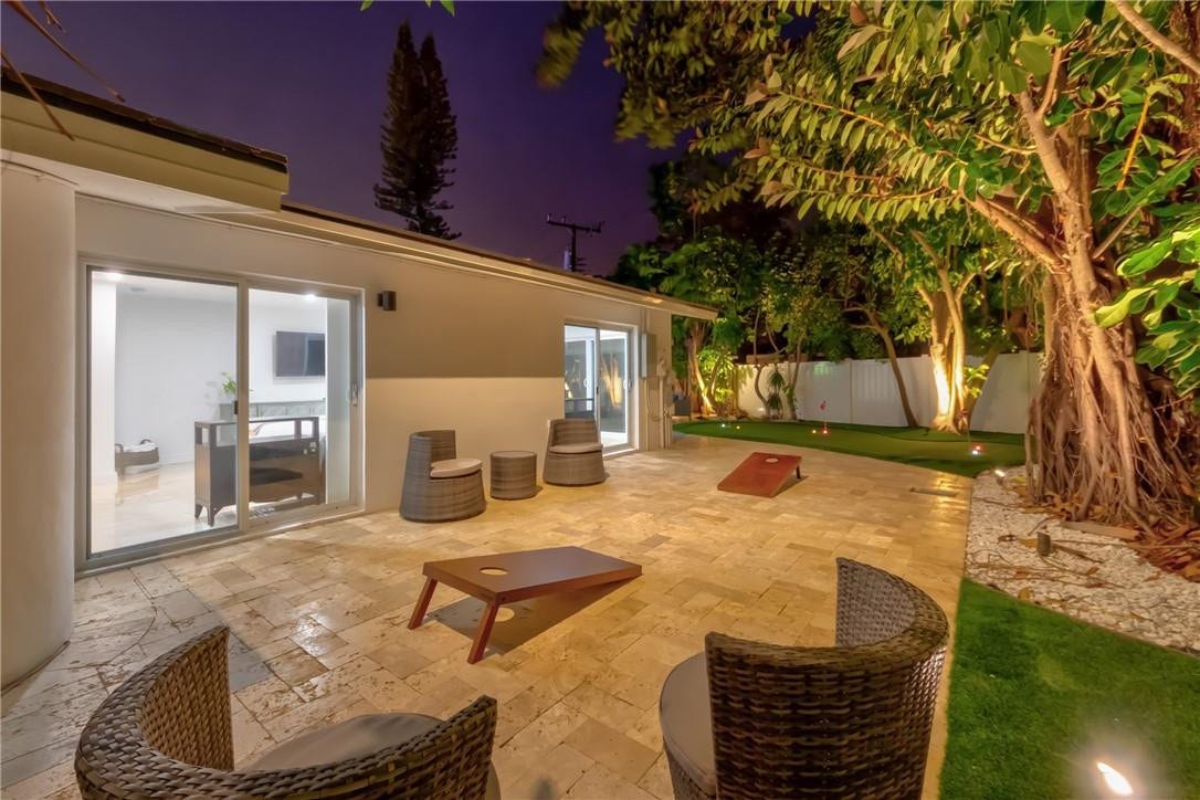 1800 SE Admirals Way, Fort Lauderdale, Fort Lauderdale, FL 33316 Cornhole...