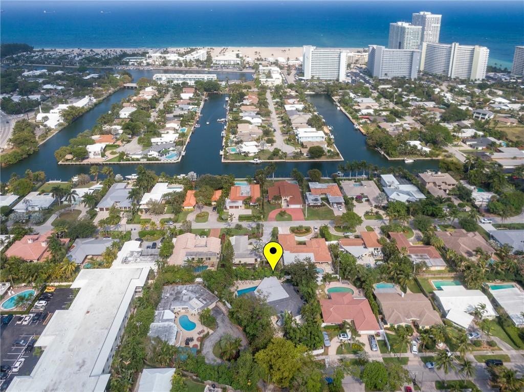 1800 SE Admirals Way, Fort Lauderdale, Fort Lauderdale, FL 33316 Short 10 minute walk to the beach!!