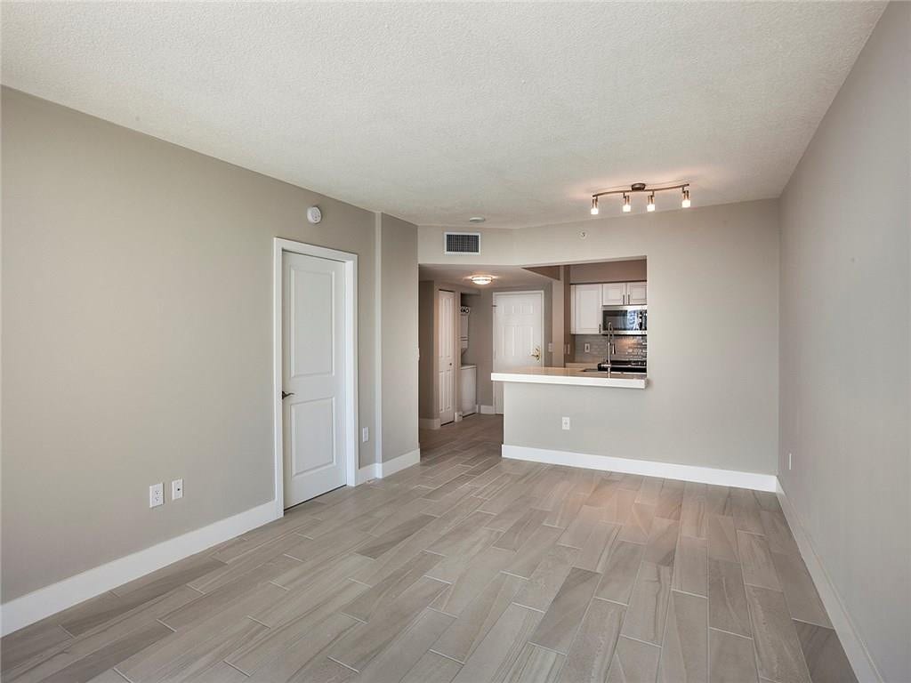 1040 Seminole Drive, #1406, Fort Lauderdale, Fort Lauderdale, FL 33304 Living - Dining Area