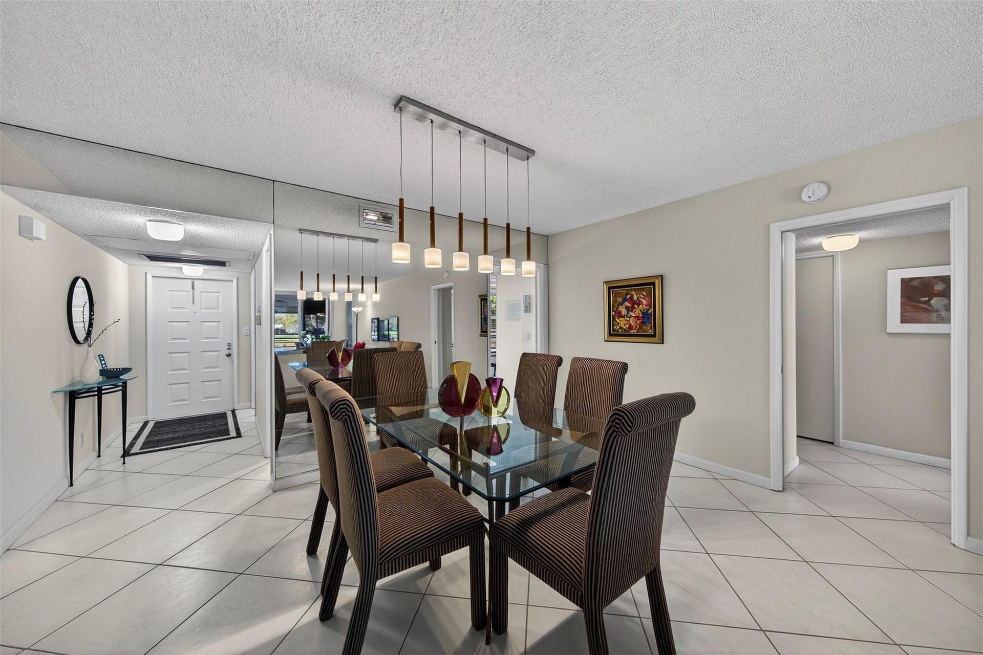 808 Cypress Boulevard, #203, Pompano Beach, FL 33069 large living spaces
