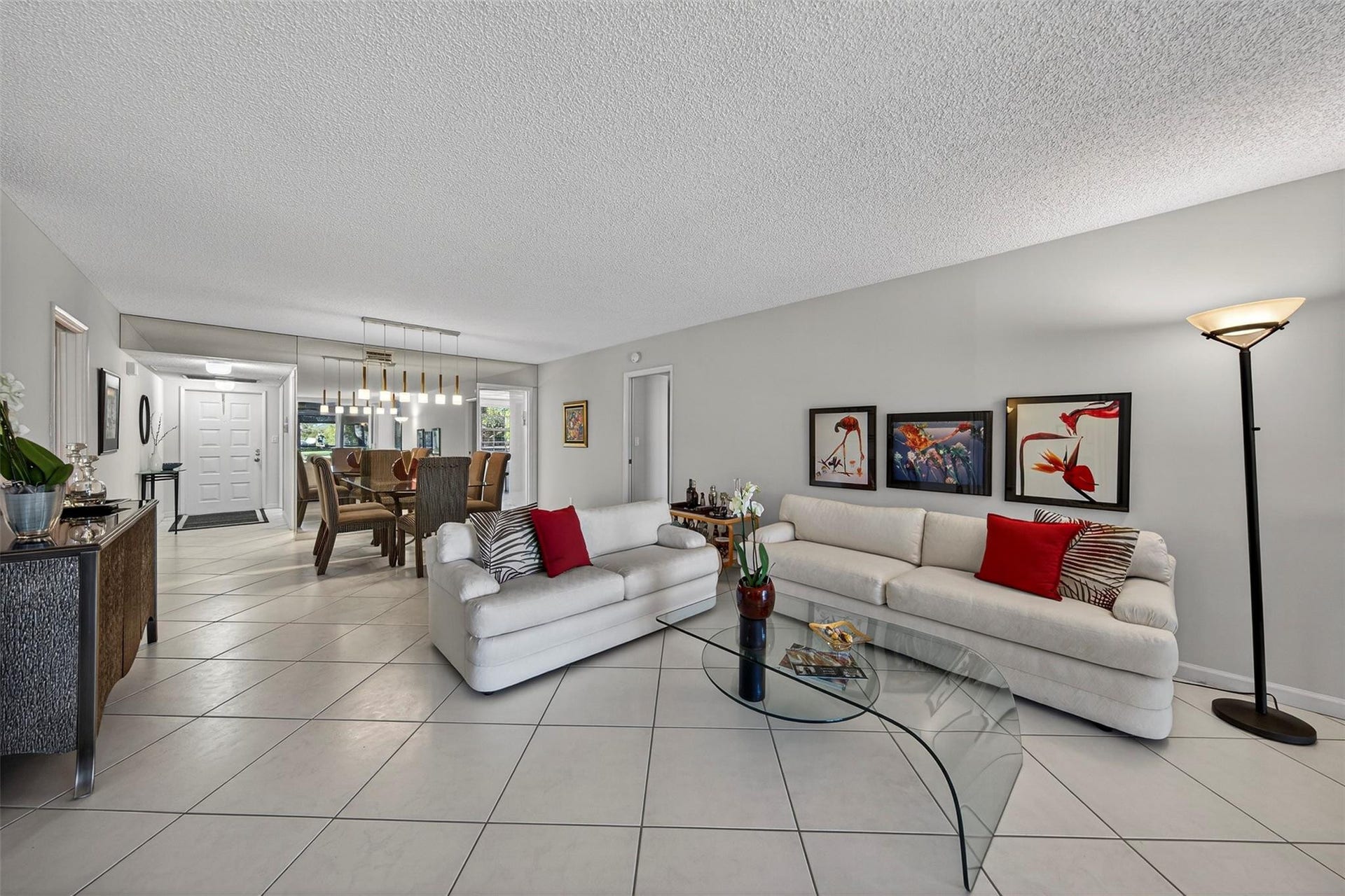808 Cypress Boulevard, #203, Pompano Beach, FL 33069 bright and open
