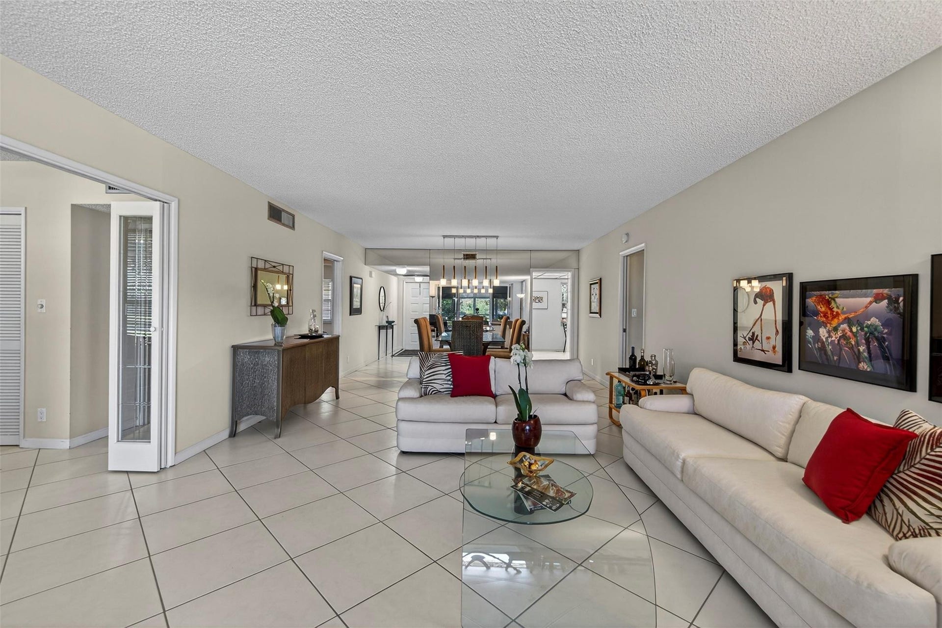 808 Cypress Boulevard, #203, Pompano Beach, FL 33069 spacious living areas