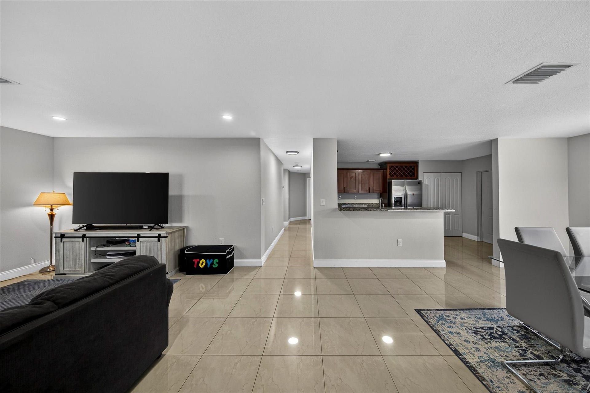 348 NW 40th Court, Oakland Park, FL 33309