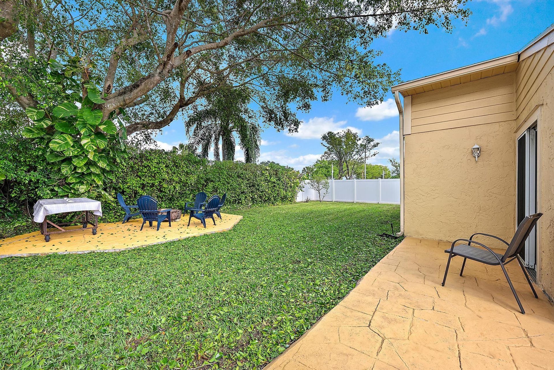 8443 Garden Gate Place, Boca Raton, FL 33433 Back yard view