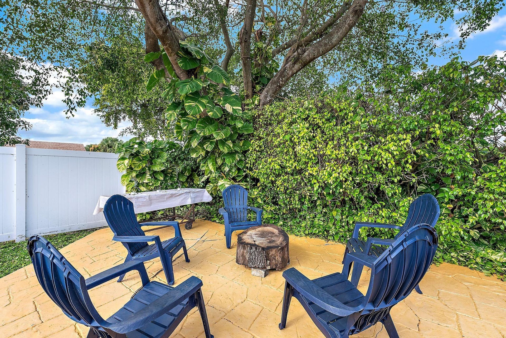 8443 Garden Gate Place, Boca Raton, FL 33433 Backyard Sitting area
