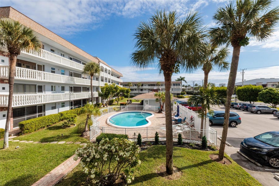 Property photo for 490 SE 19th Avenue, #203, Pompano Beach, FL