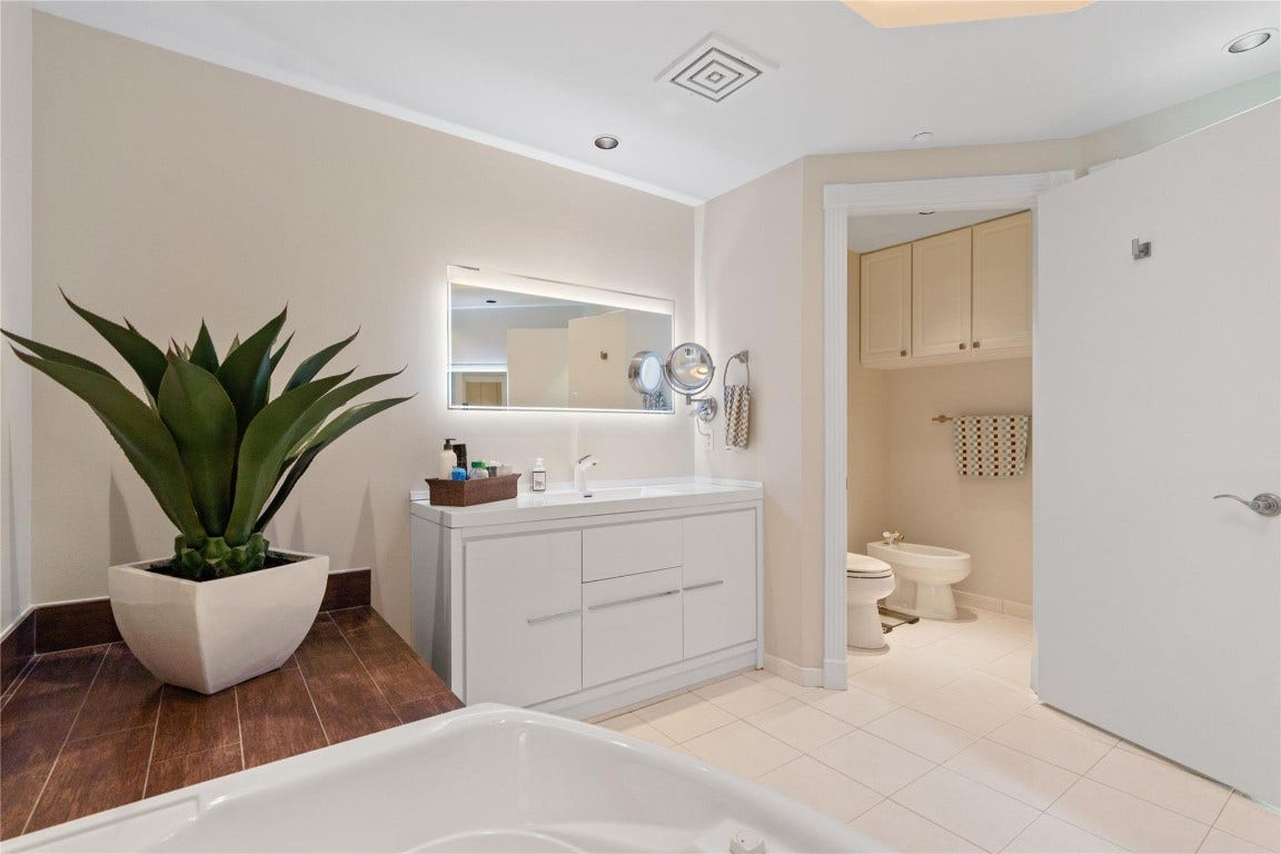 1228 Hillsboro Mile, #202, Hillsboro Beach, FL 33062