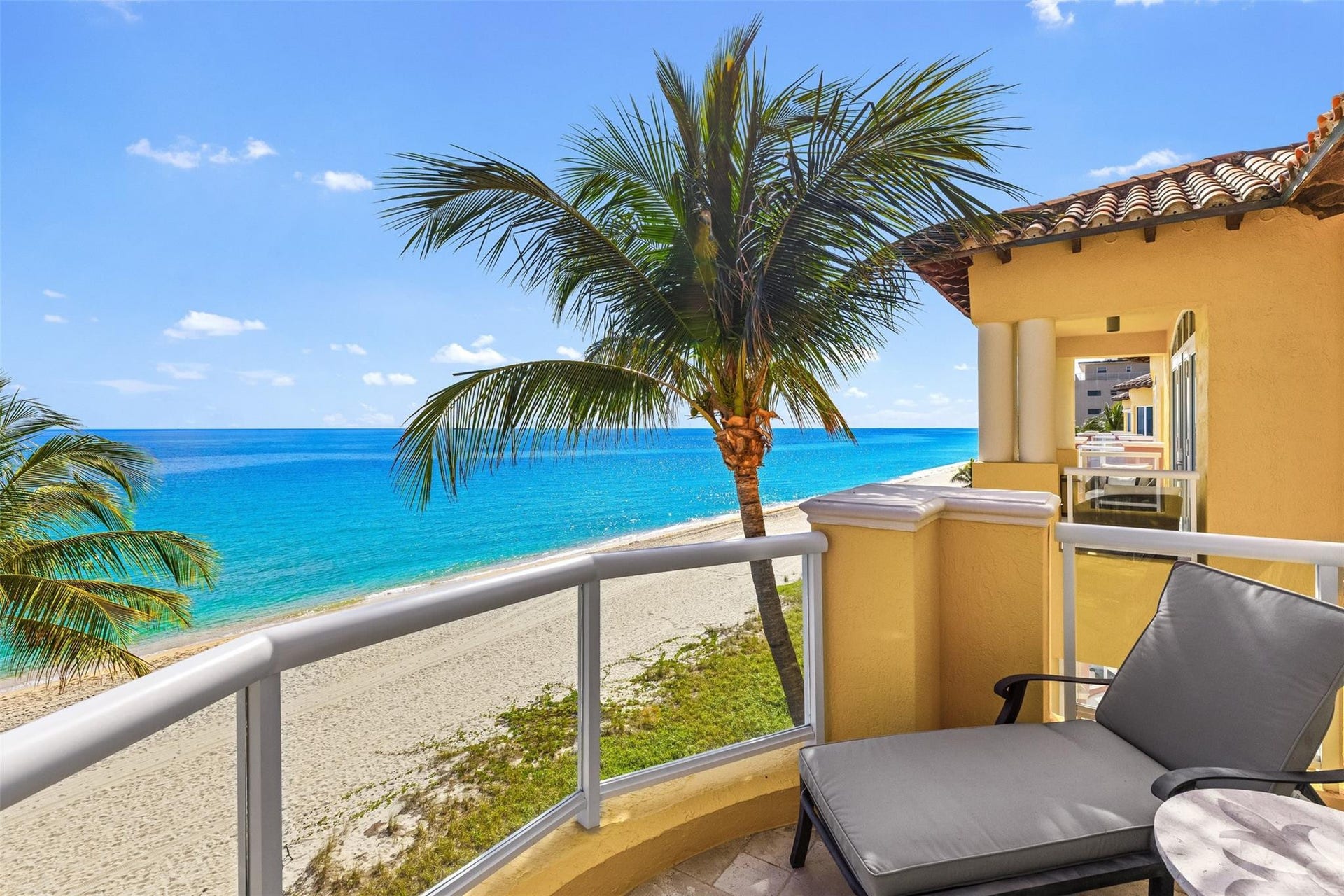 Direct Ocean Front!! 4th Floor Balcony - Off Primary bedroom