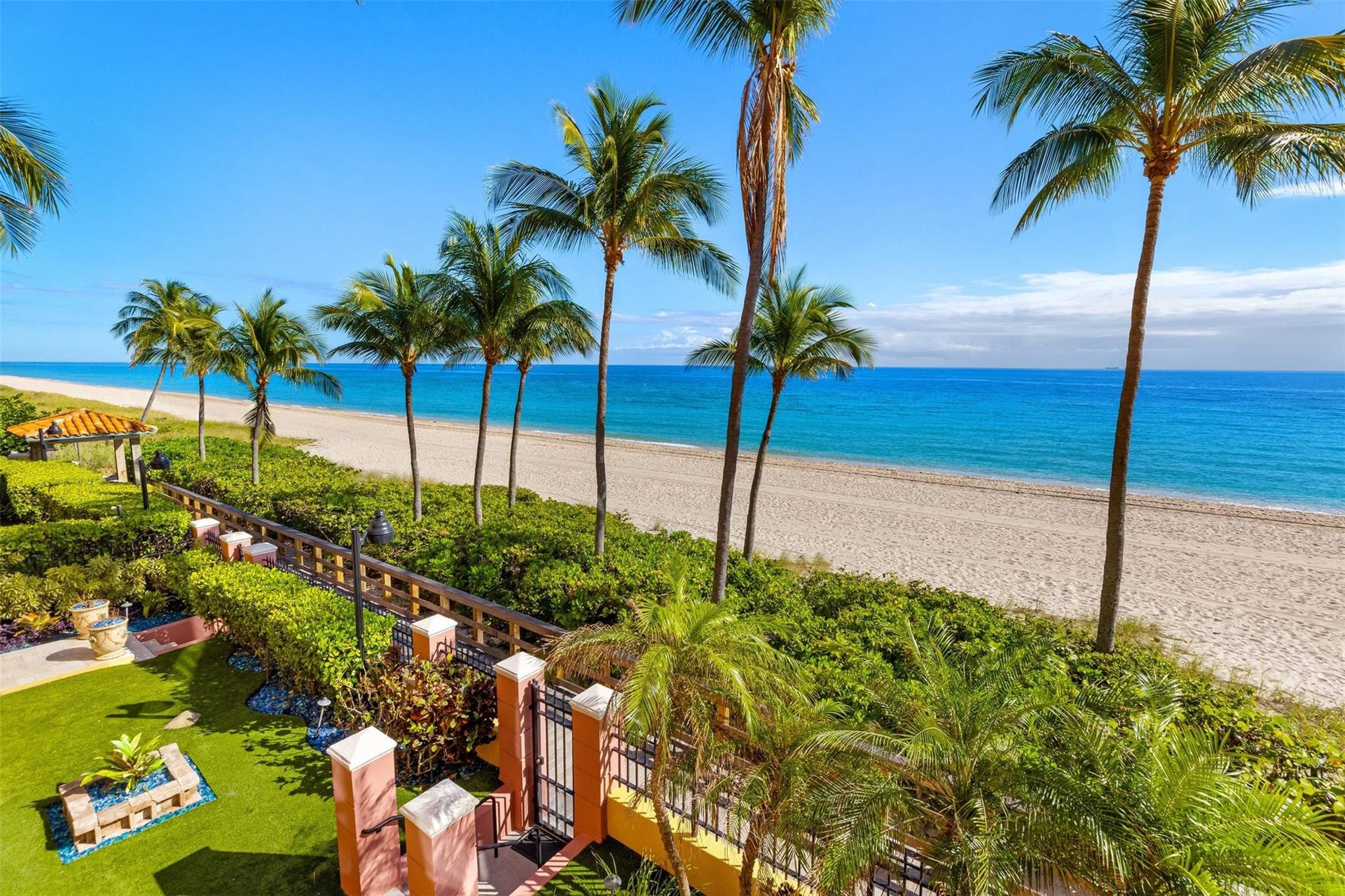 Direct Ocean Front!!
