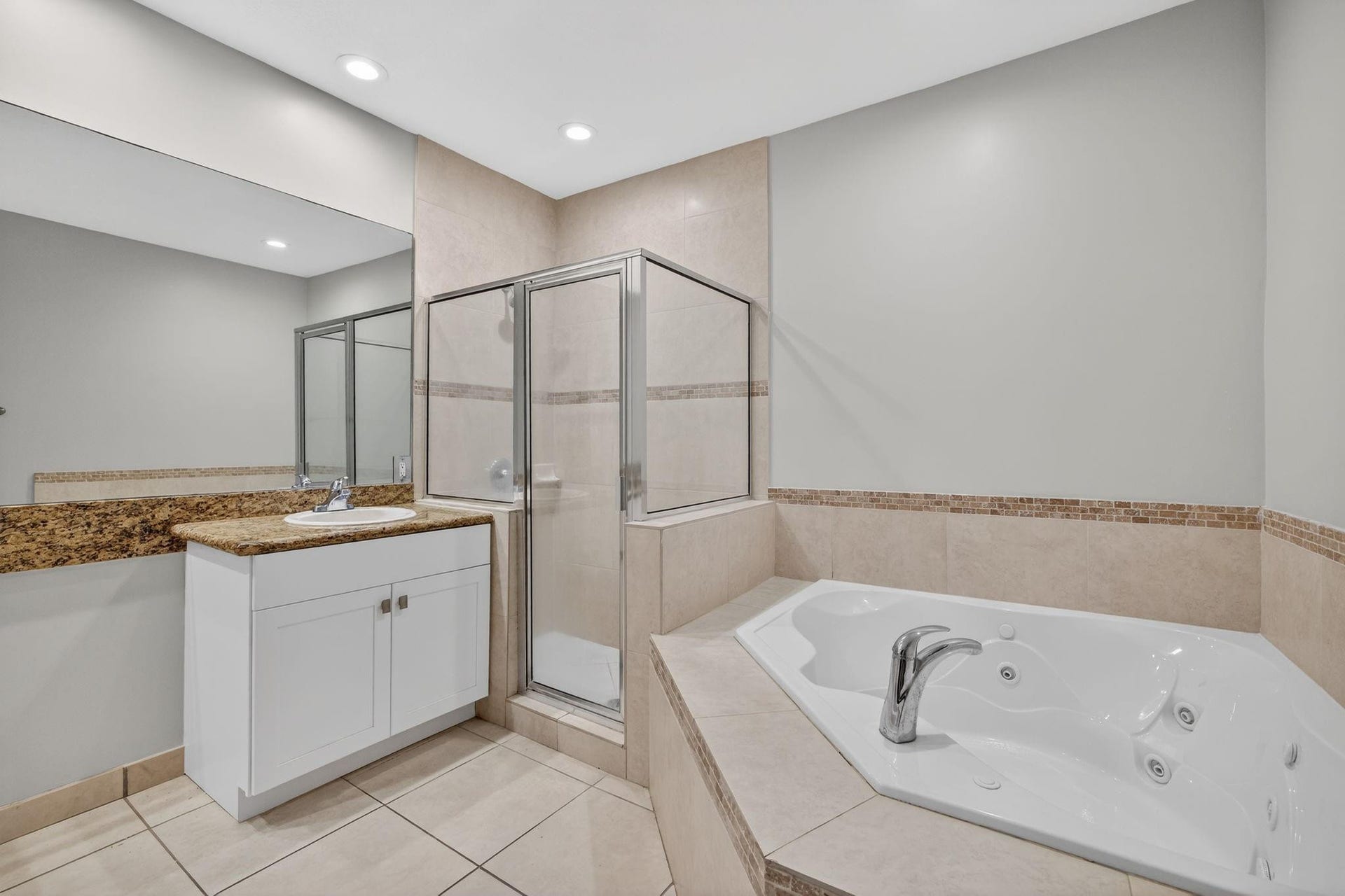 3024 NE 5th Terrace, #10, Wilton Manors, FL 33334 Photo 30