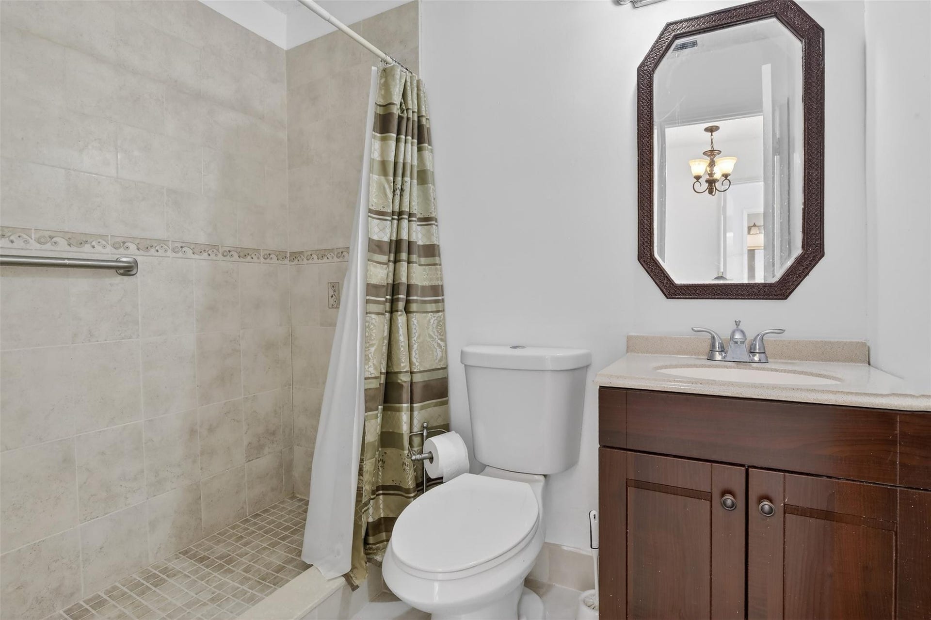 2ND BATHROOMS UPGRADED