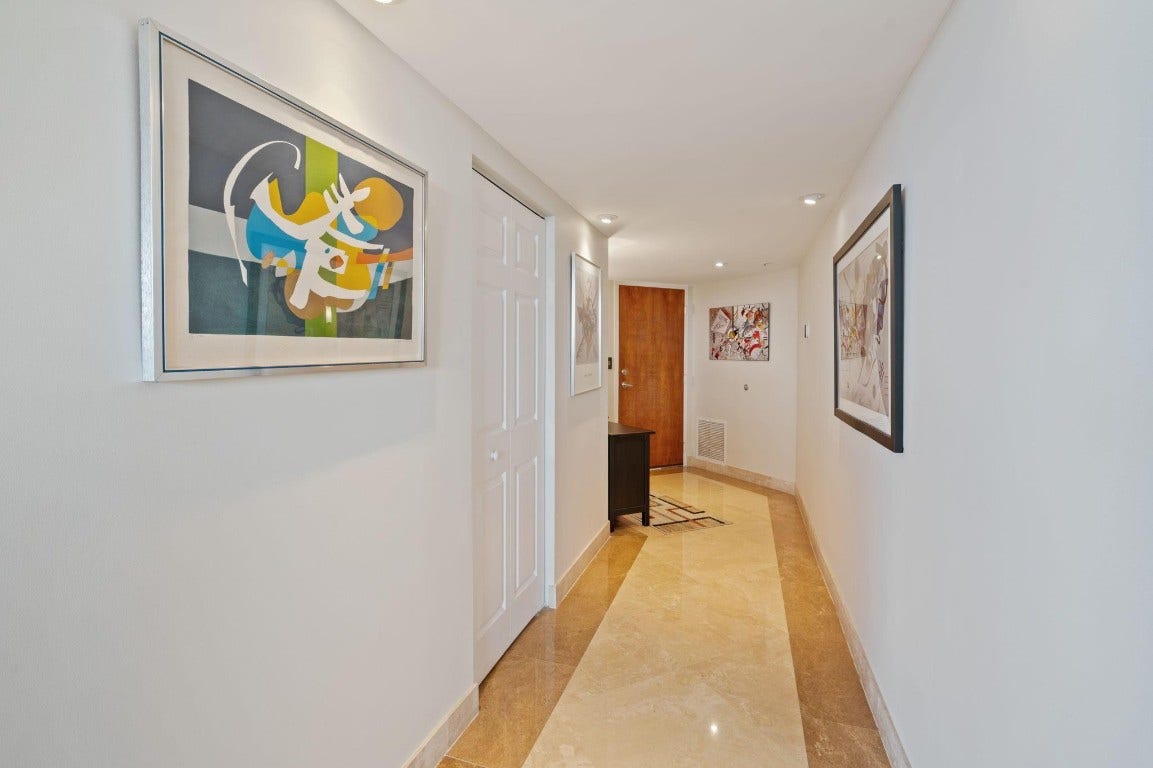 2011 N Ocean Boulevard, #902, Fort Lauderdale, FL 33305