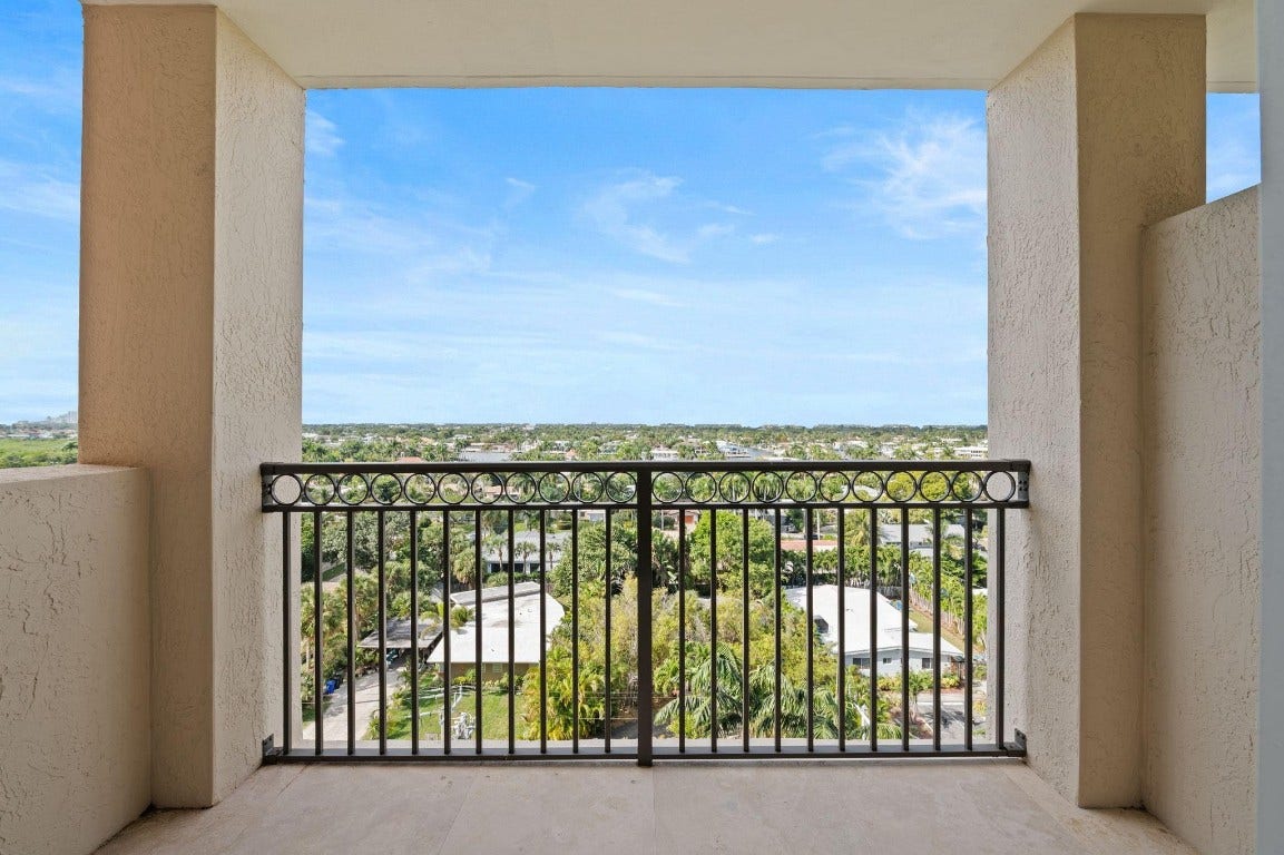 2011 N Ocean Boulevard, #902, Fort Lauderdale, FL 33305