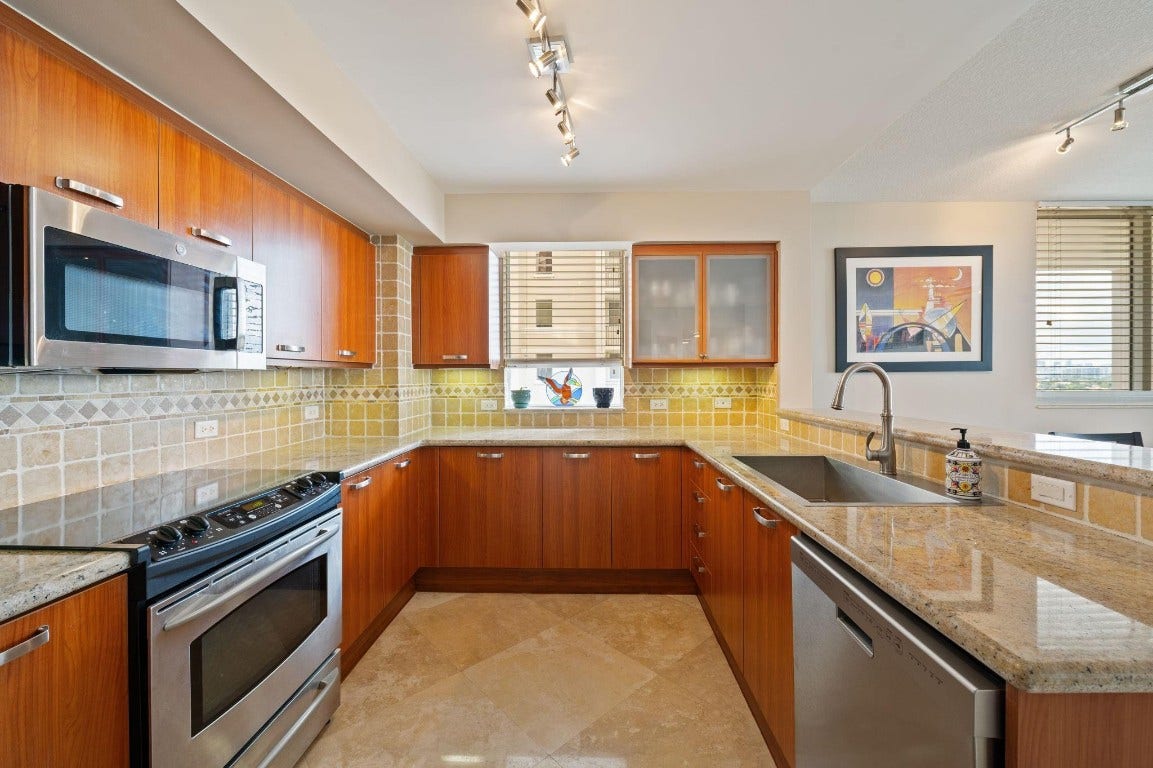 2011 N Ocean Boulevard, #902, Fort Lauderdale, FL 33305