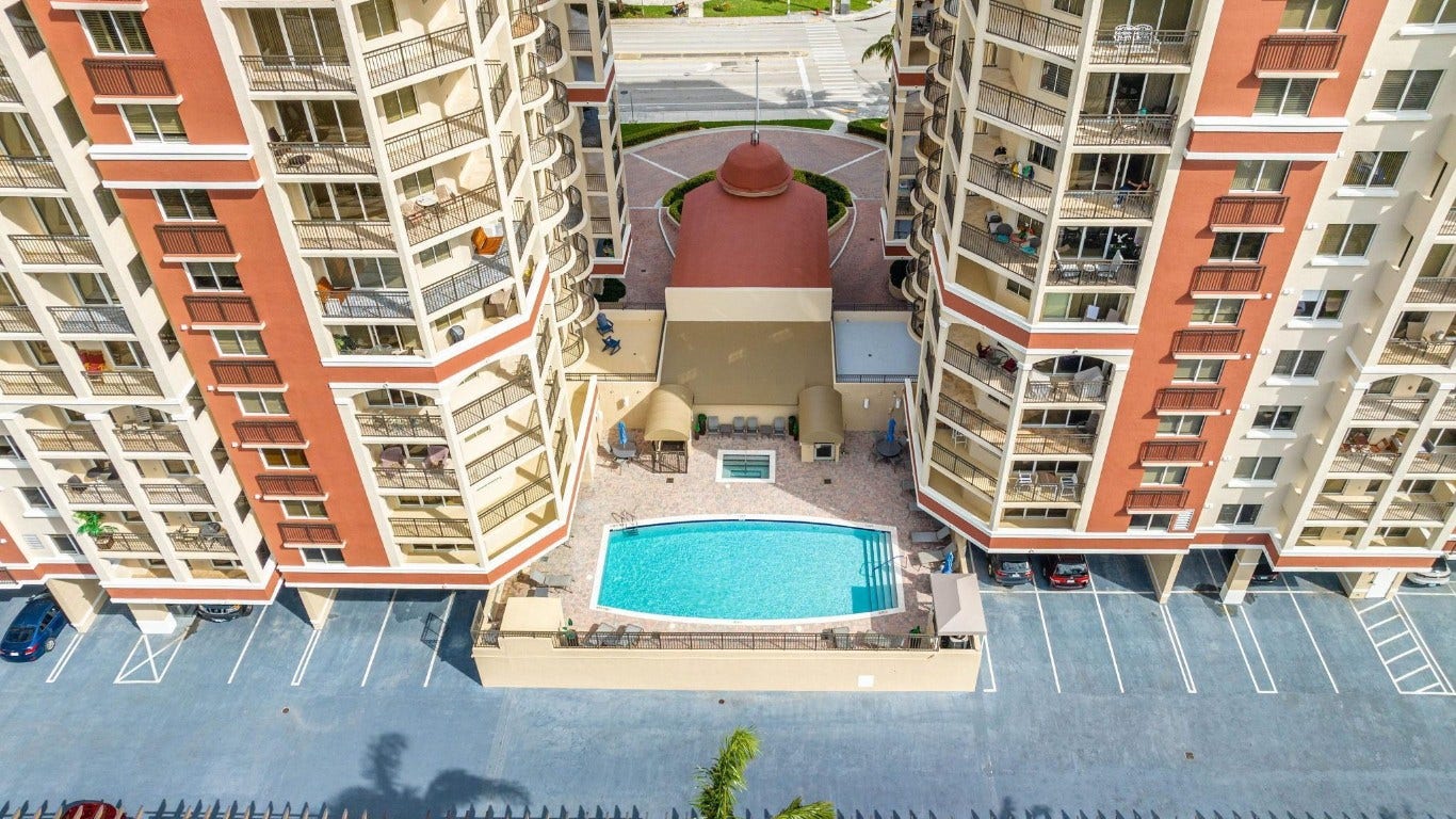 2011 N Ocean Boulevard, #902, Fort Lauderdale, FL 33305