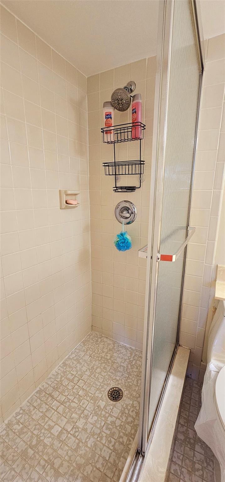121 SE 3rd Avenue, #106, Dania, Dania Beach, FL 33004 STEP IN SHOWER
