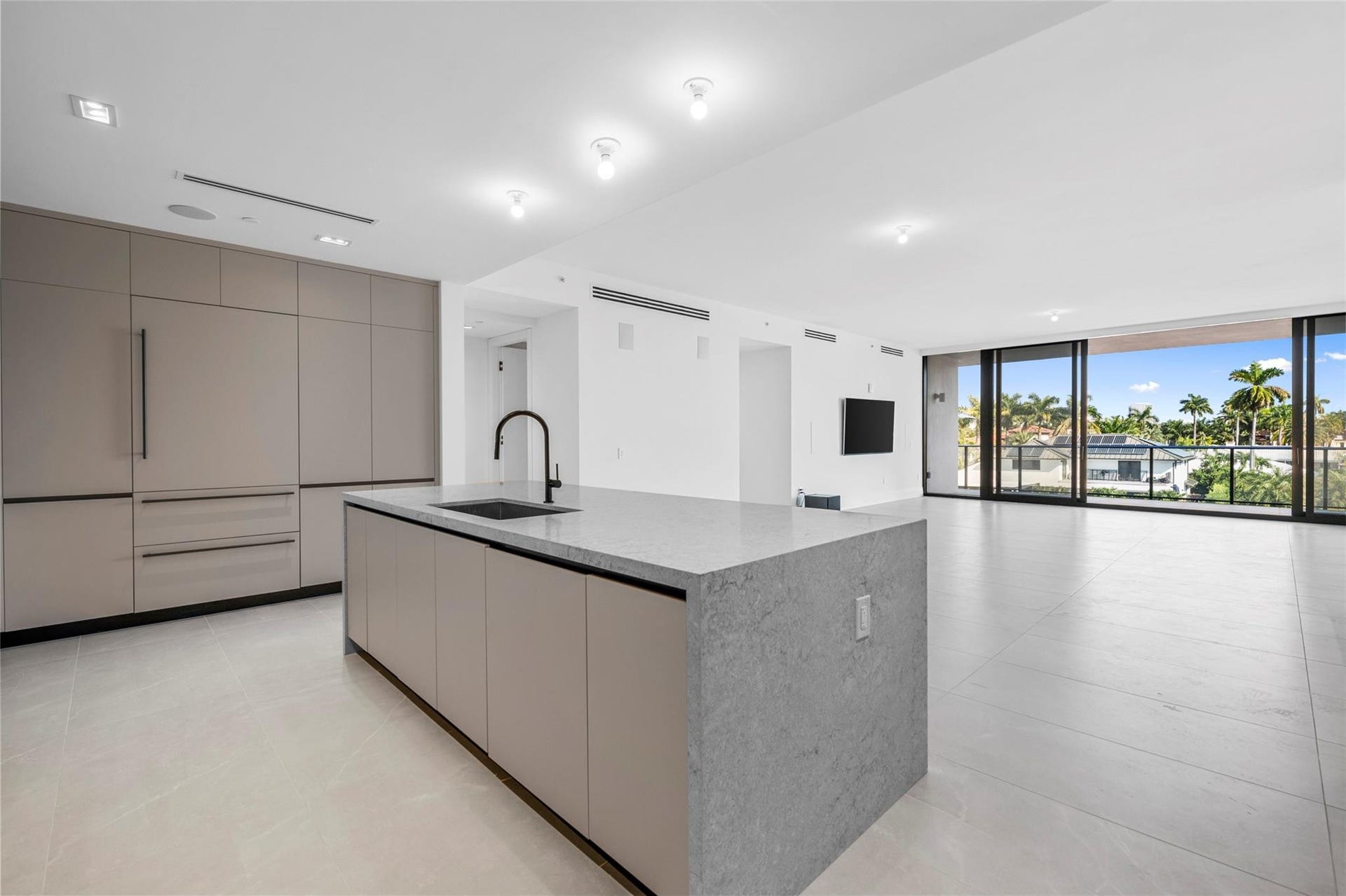 160 Isle Of Venice Drive, #302, Fort Lauderdale, FL 33301 Photo 6