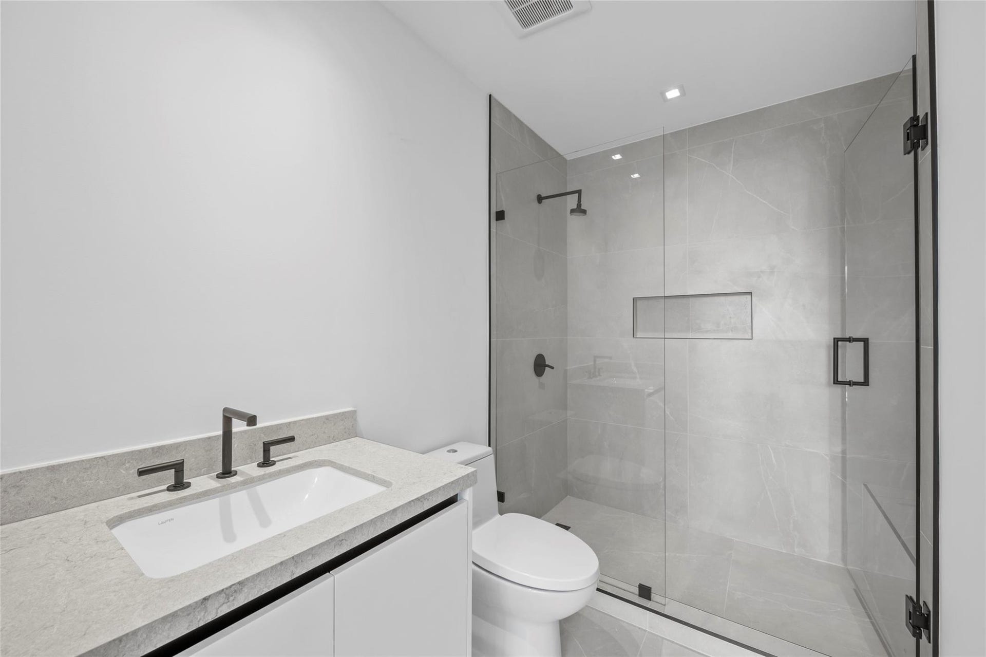160 Isle Of Venice Drive, #302, Fort Lauderdale, FL 33301 Photo 26