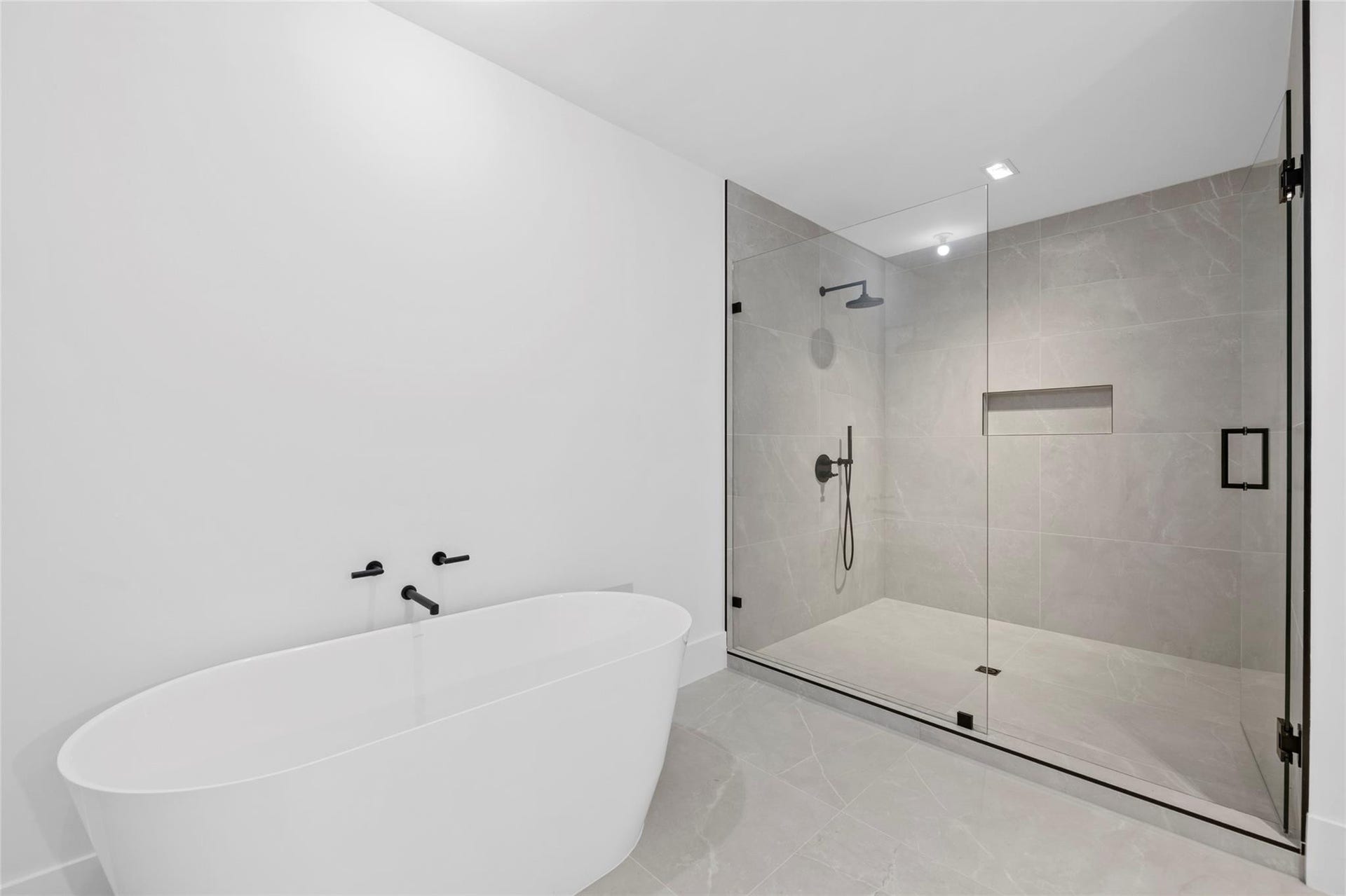 160 Isle Of Venice Drive, #302, Fort Lauderdale, FL 33301 Photo 22