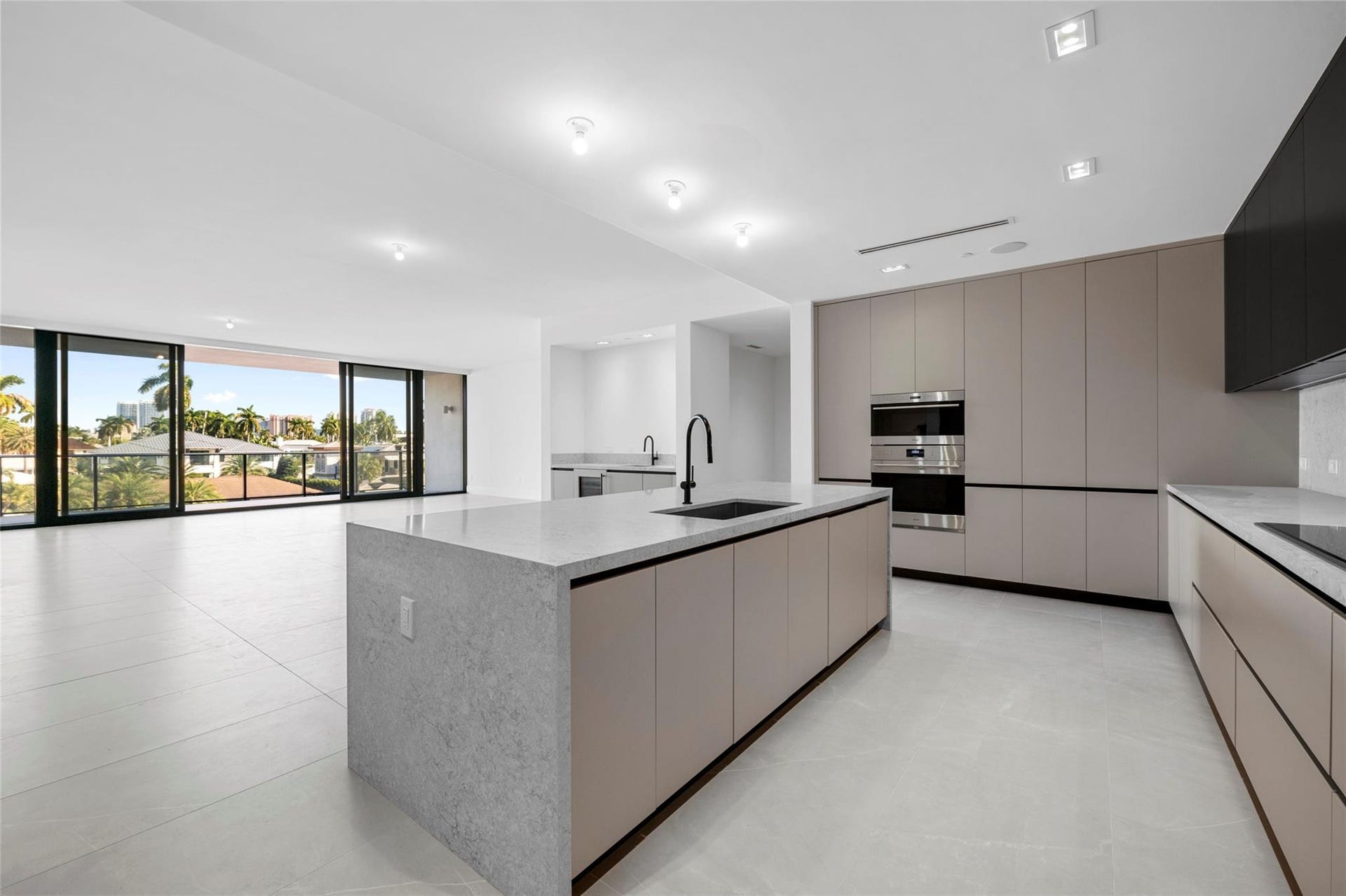 160 Isle Of Venice Drive, #302, Fort Lauderdale, FL 33301 Photo 7