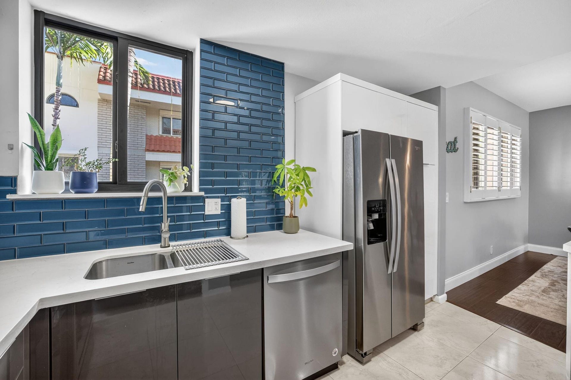 1401 NE 9th Street, #13, Fort Lauderdale, FL 33304 Kitchen