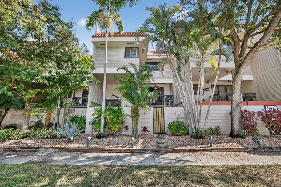 Property photo for 1401 NE 9th Street, #13, Fort Lauderdale, FL