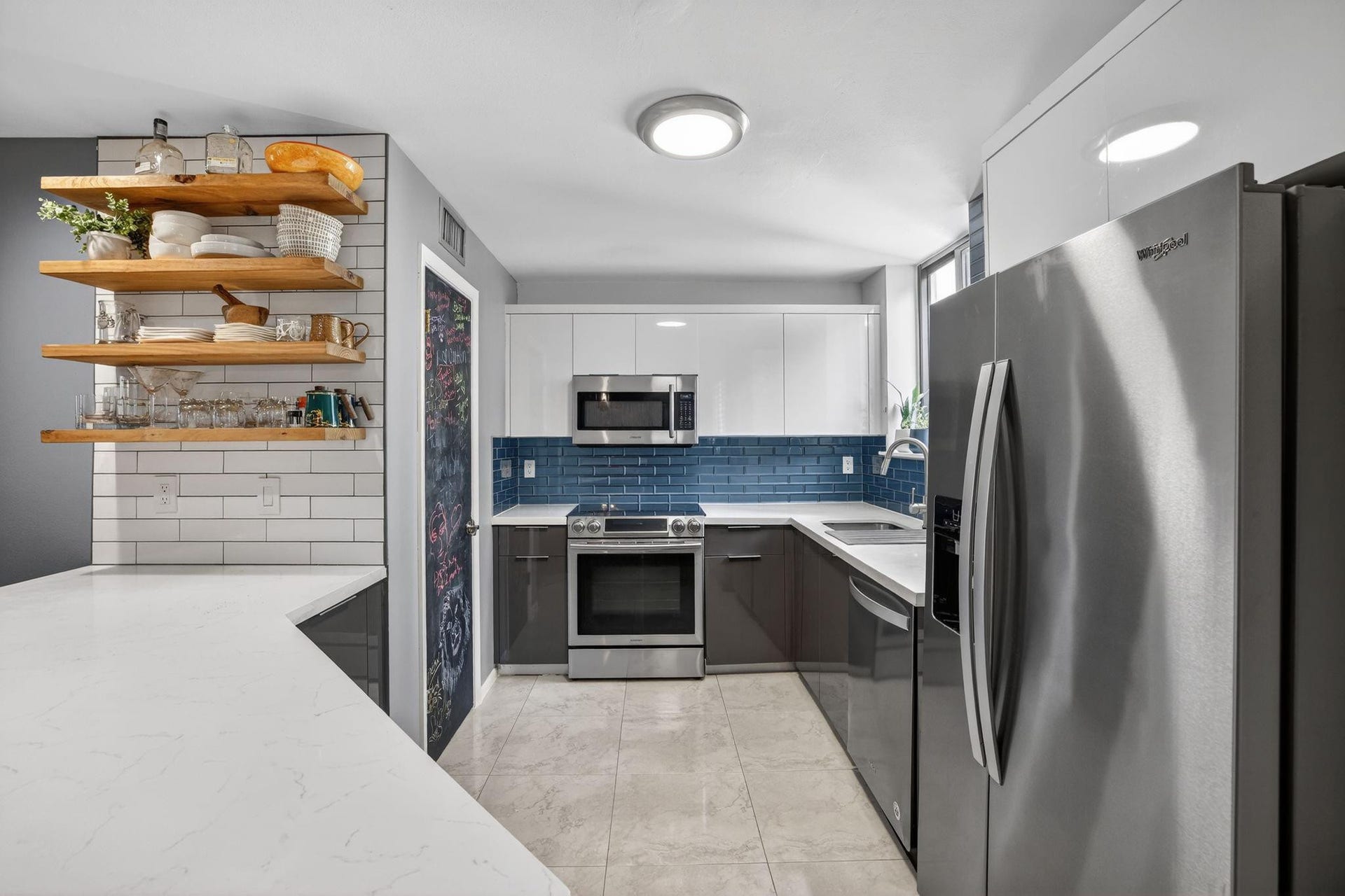 1401 NE 9th Street, #13, Fort Lauderdale, FL 33304 Kitchen