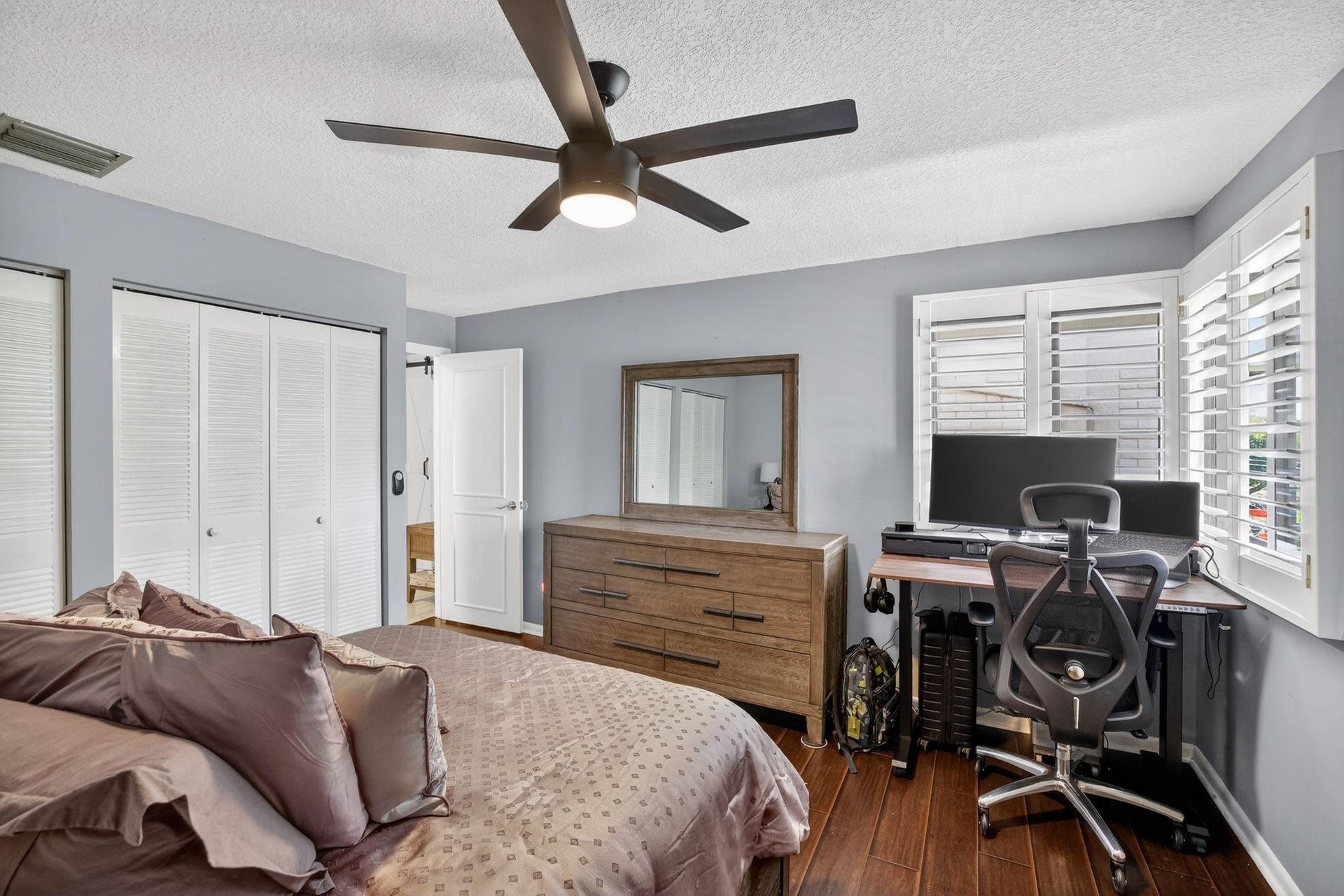 1401 NE 9th Street, #13, Fort Lauderdale, FL 33304 2nd Guest Bedroom with 2 closets.