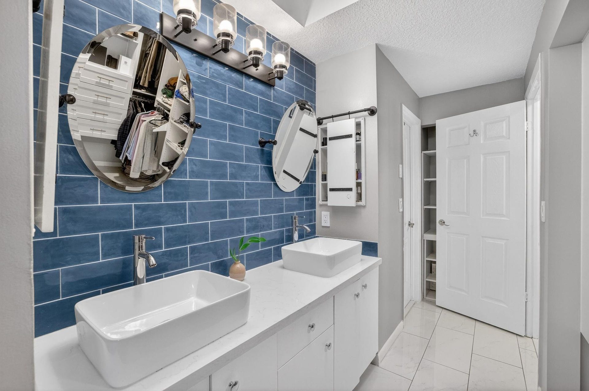 1401 NE 9th Street, #13, Fort Lauderdale, FL 33304 Primary Bathroom