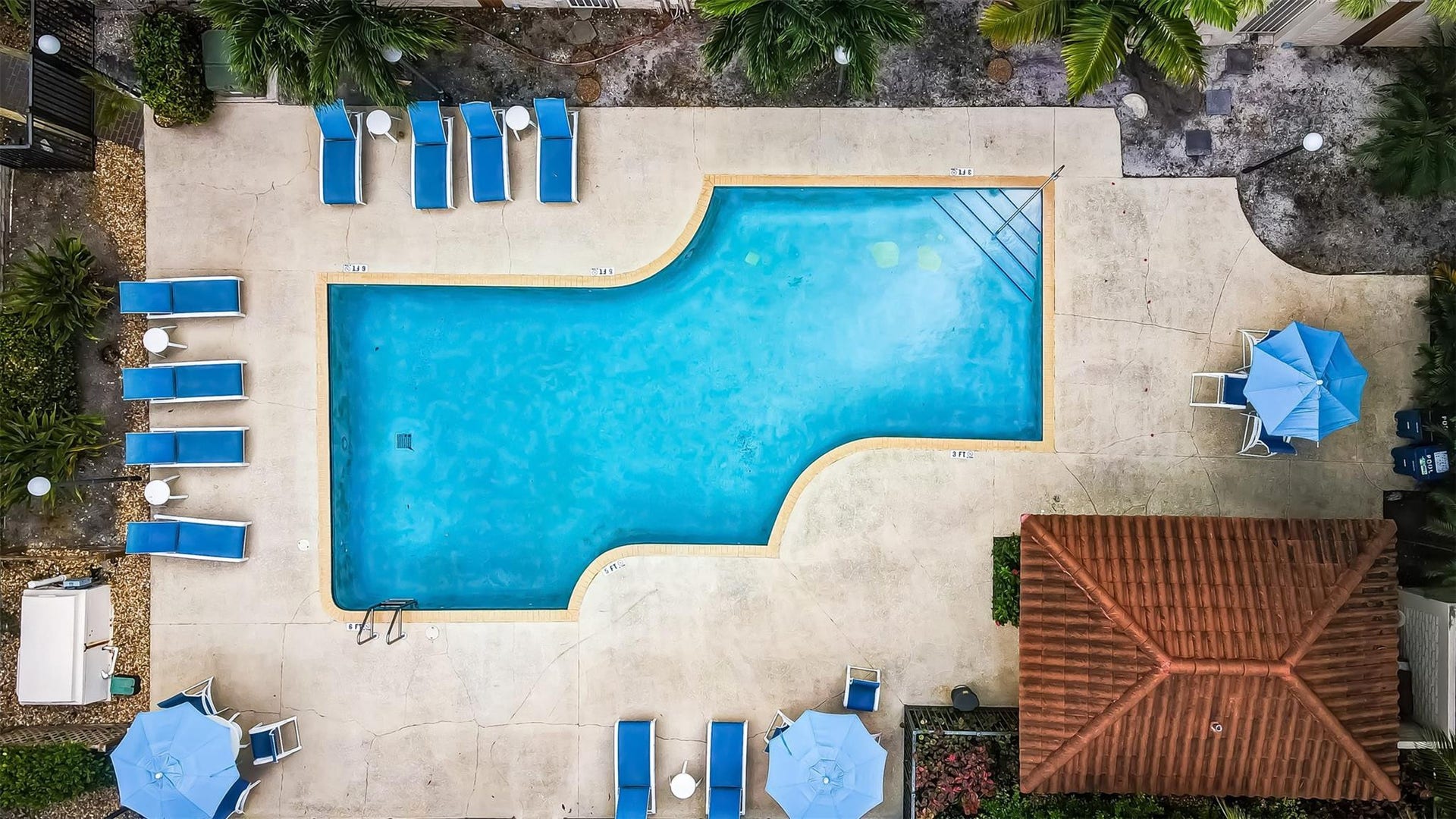 1401 NE 9th Street, #13, Fort Lauderdale, FL 33304 Areial of Community Pool