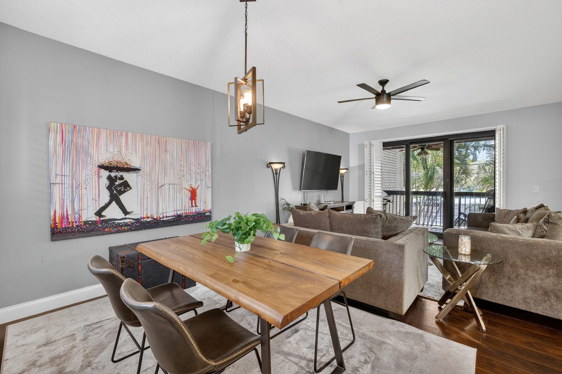 1401 NE 9th Street, #13, Fort Lauderdale, FL 33304 Dining/Living Area