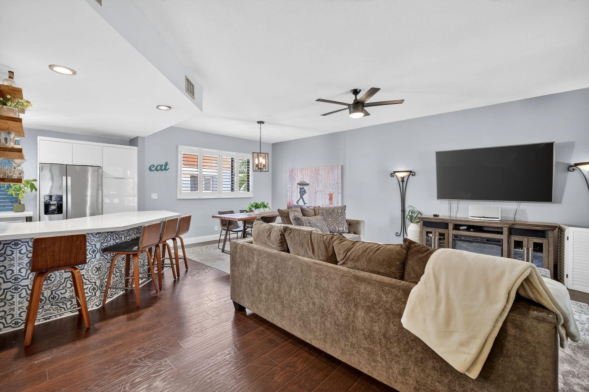 1401 NE 9th Street, #13, Fort Lauderdale, FL 33304 Living/Dining Area