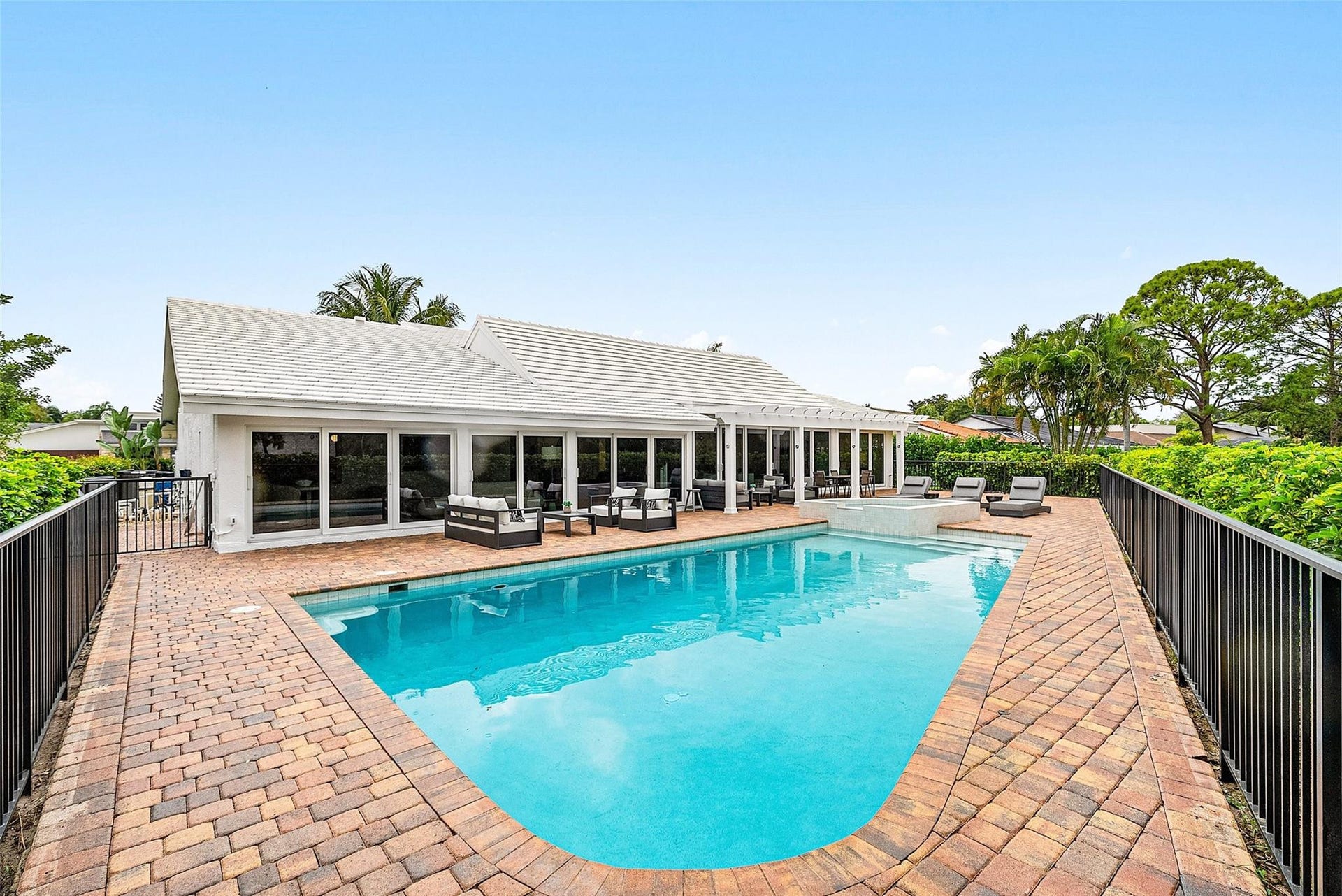 4877 Pineview Circle, Delray Beach, FL 33445 4877 Pineview Circle, Delray Beach, FL 33445