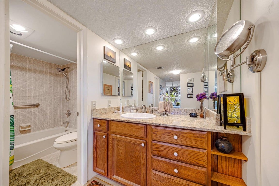 3980 Oaks Clubhouse Drive, #210, Pompano Beach, FL 33069
