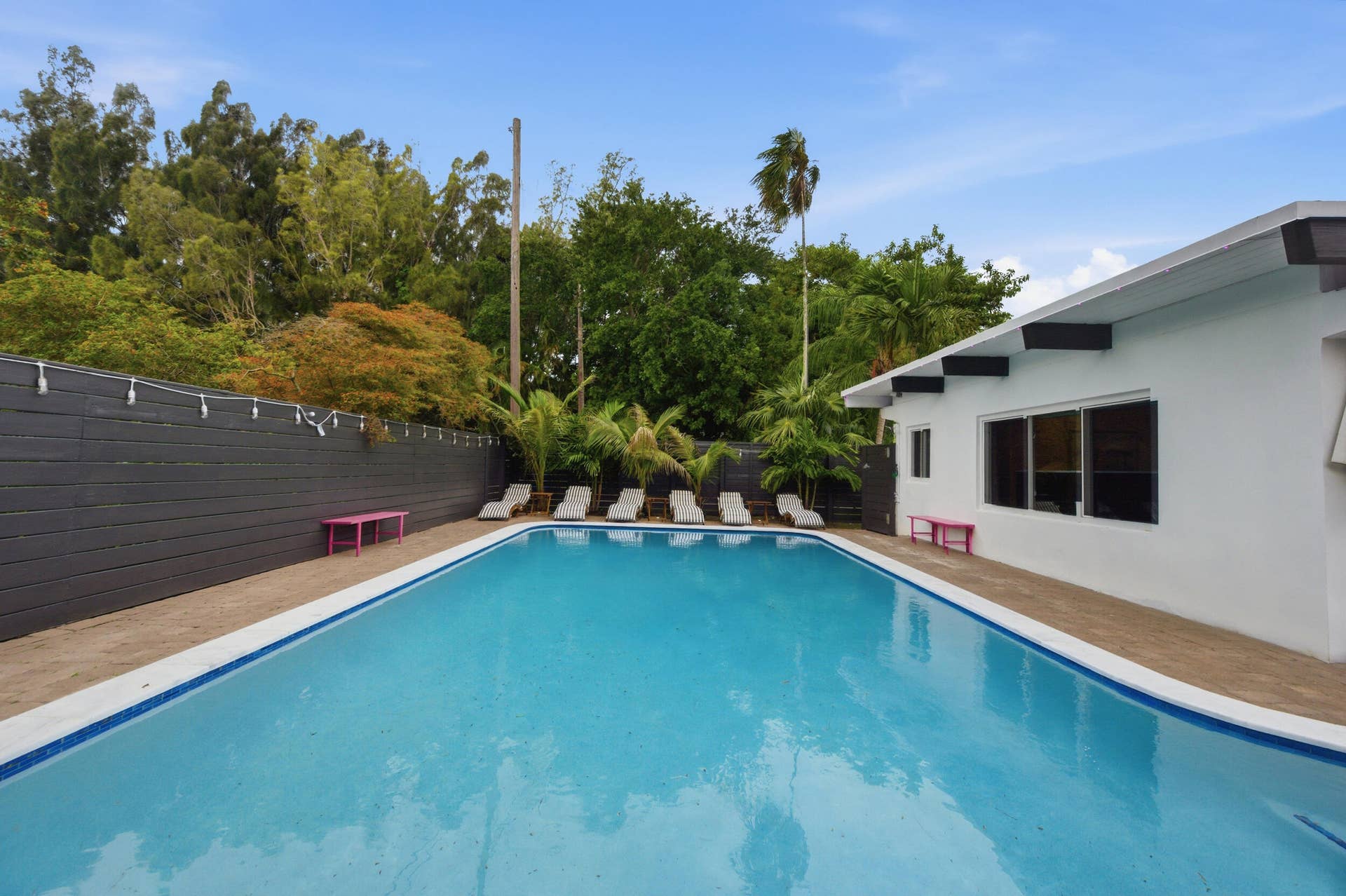100 NE 22nd Street, Wilton Manors, FL 33305 51__d4s6101