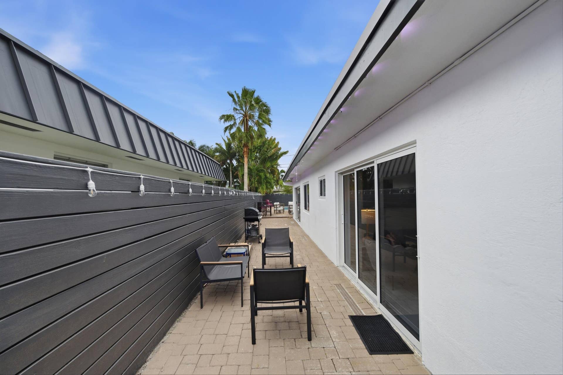 100 NE 22nd Street, Wilton Manors, FL 33305 49__d4s6071