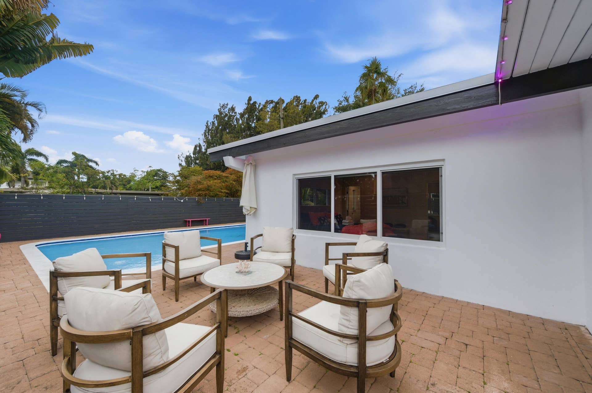 100 NE 22nd Street, Wilton Manors, FL 33305 50__d4s6081