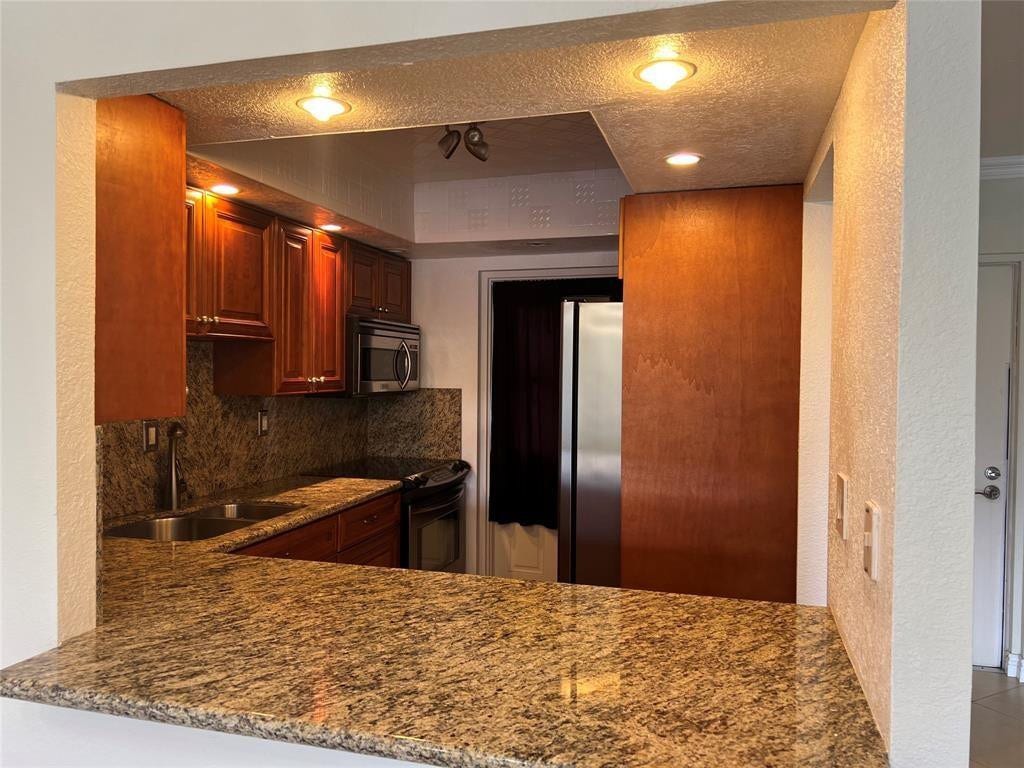 1301 E Hillsboro Boulevard, #205, Deerfield Beach, Deerfield Beach, FL 33441 kitchen