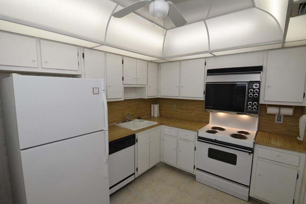 3095 N N Course, #1008, Pompano Beach, FL 33069 Photo 14