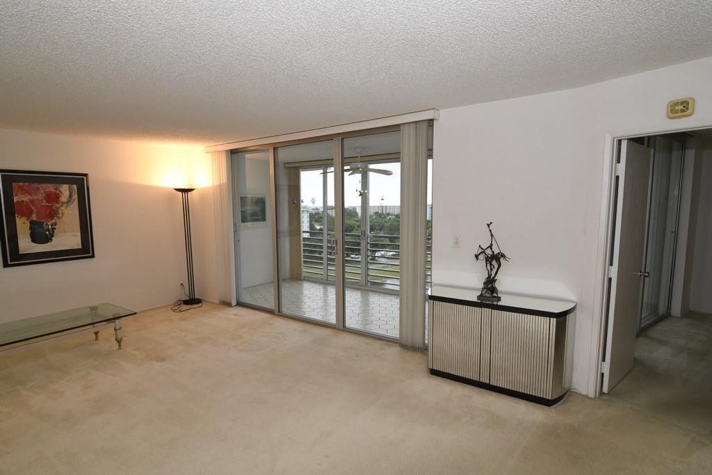 3095 N N Course, #1008, Pompano Beach, FL 33069 End of Living Room