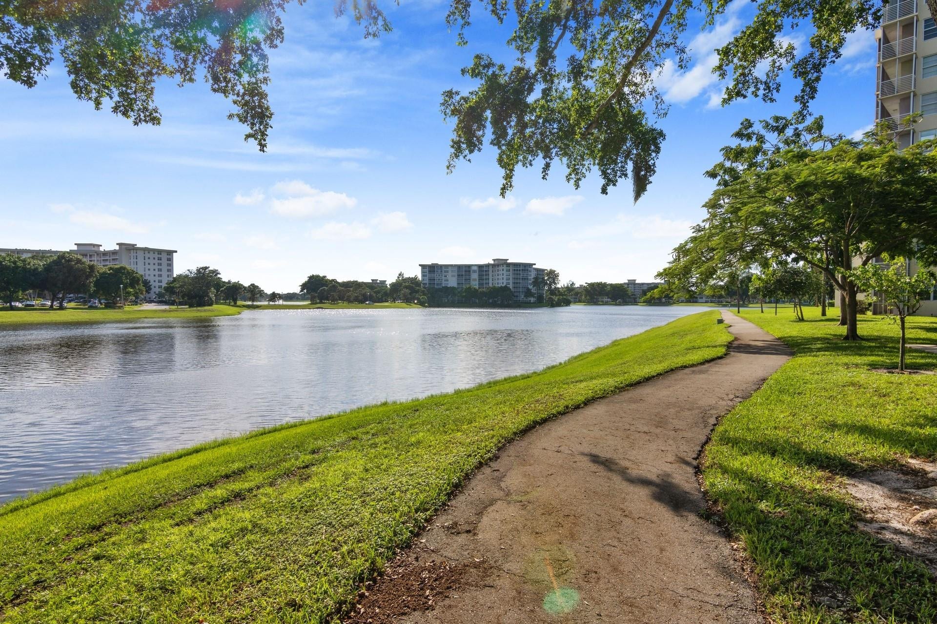 3095 N N Course, #1008, Pompano Beach, FL 33069 Walking Path Lakeside of building 52